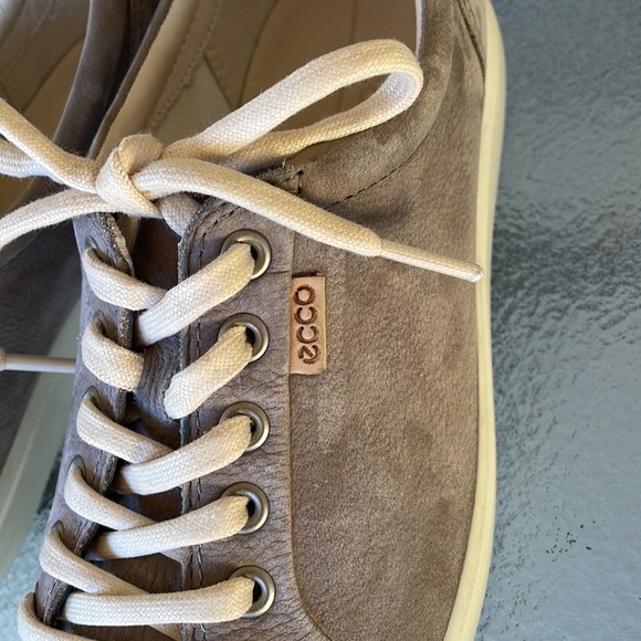 Ecco Women’s Soft 7 Suede Leather Fashion Sneakers. Size 9 - Picture 2 of 10